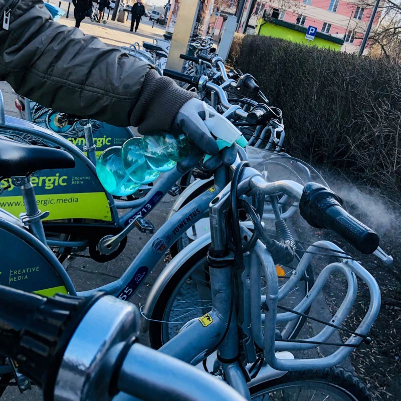 Poruszaj się bezpiecznie rowerami miejskimi!