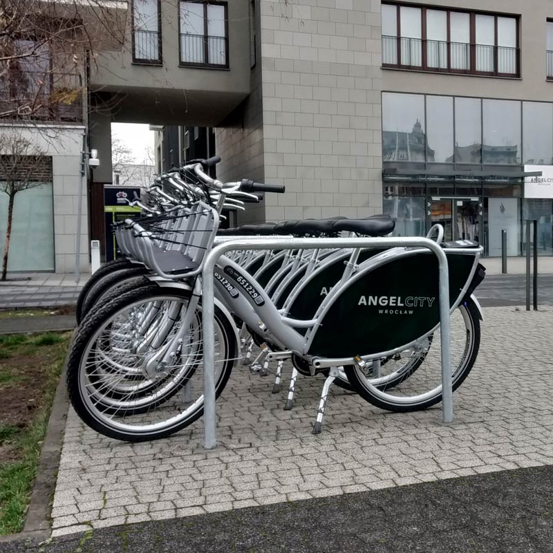 Wrocław: Przedmieście Oławskie. Nowa stacja Wrocławskiego Roweru Miejskiego.